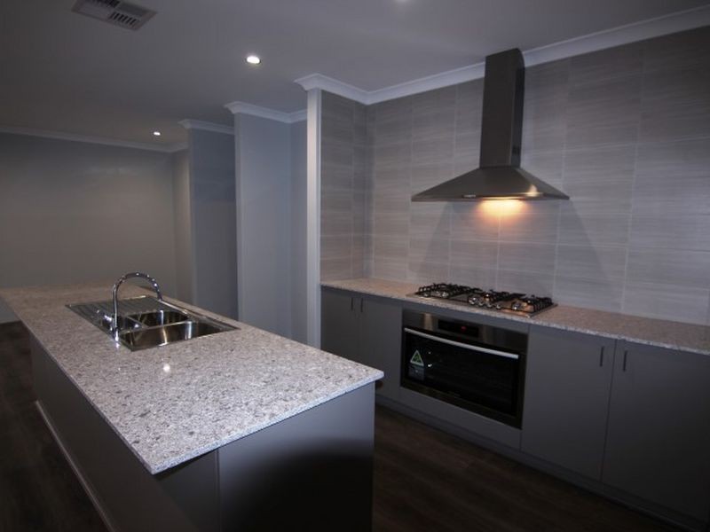 5 Flindell Way, Piara Waters WA 6112