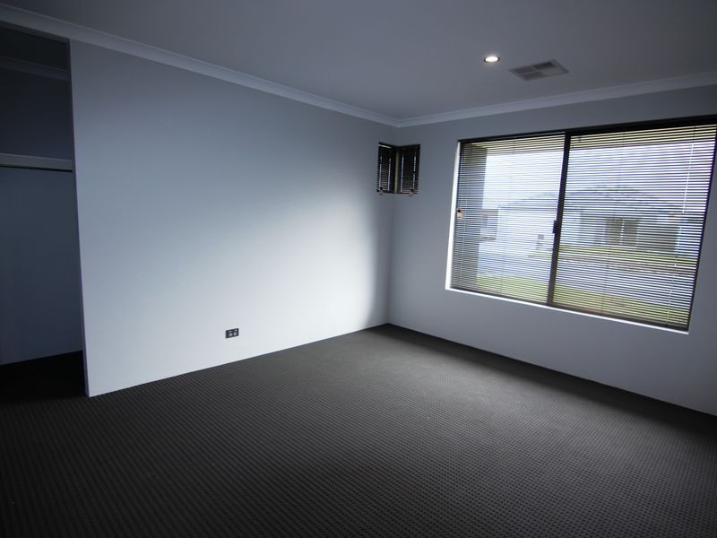 5 Flindell Way, Piara Waters WA 6112
