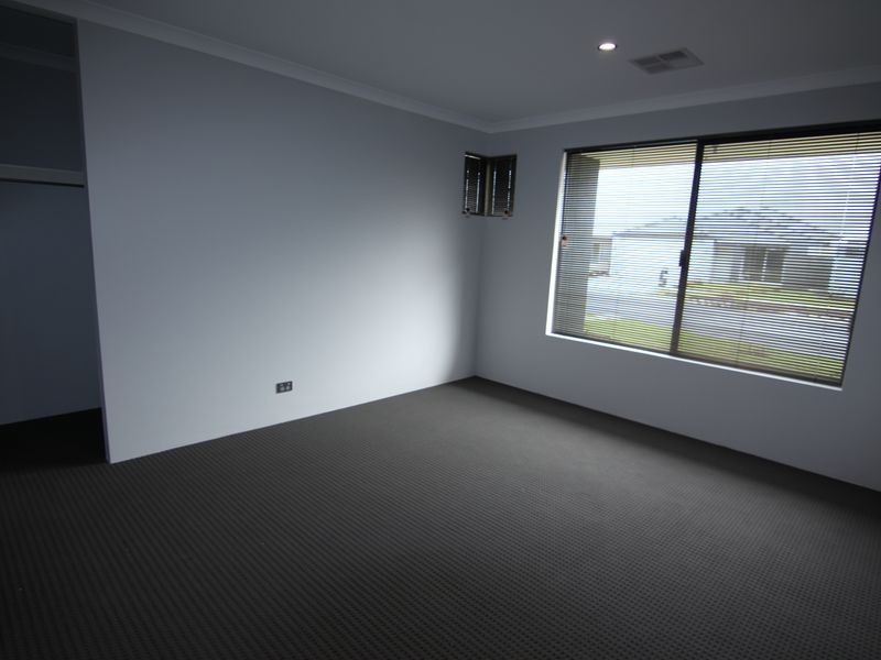 5 Flindell Way, Piara Waters WA 6112