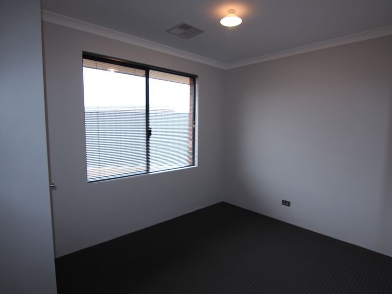 5 Flindell Way, Piara Waters WA 6112