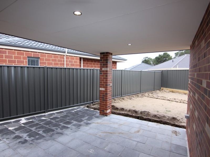 5 Flindell Way, Piara Waters WA 6112