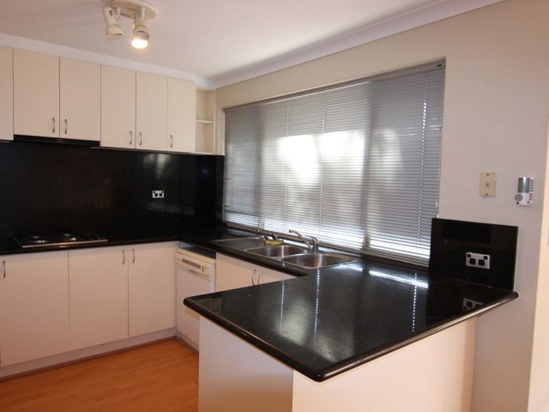 6A Moseley Hill, Kardinya WA 6163