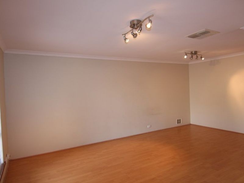 6A Moseley Hill, Kardinya WA 6163