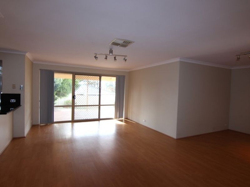 6A Moseley Hill, Kardinya WA 6163