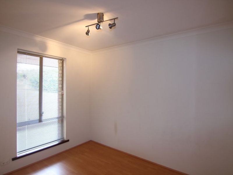 6A Moseley Hill, Kardinya WA 6163