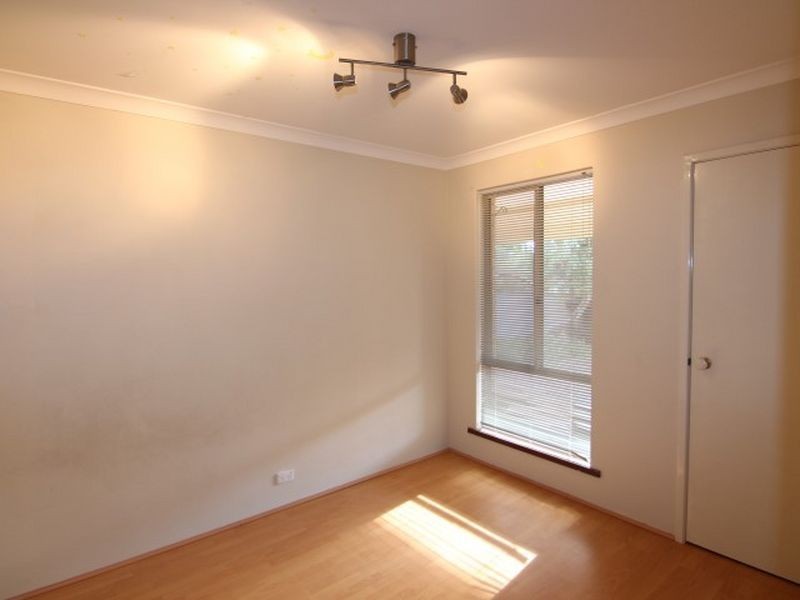 6A Moseley Hill, Kardinya WA 6163