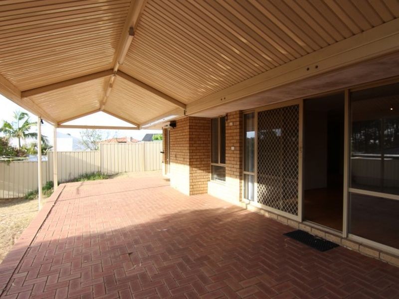6A Moseley Hill, Kardinya WA 6163
