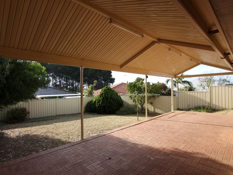 6A Moseley Hill, Kardinya WA 6163