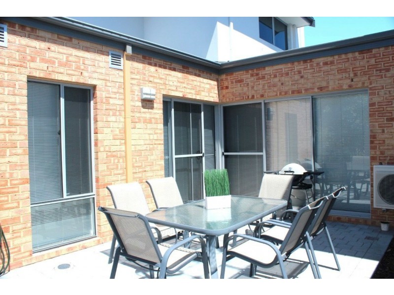 4/15 Suttor Drive, Success WA 6164