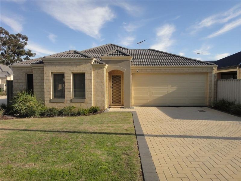 2/36 Fifth Road, Armadale WA 6112