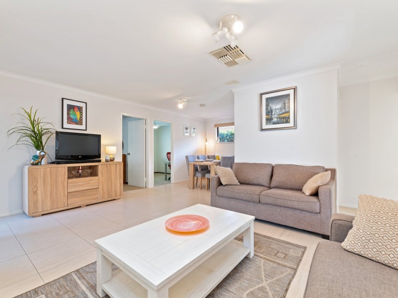 16 Keslake Way, Parkwood WA 6147