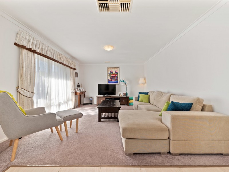 16 Keslake Way, Parkwood WA 6147