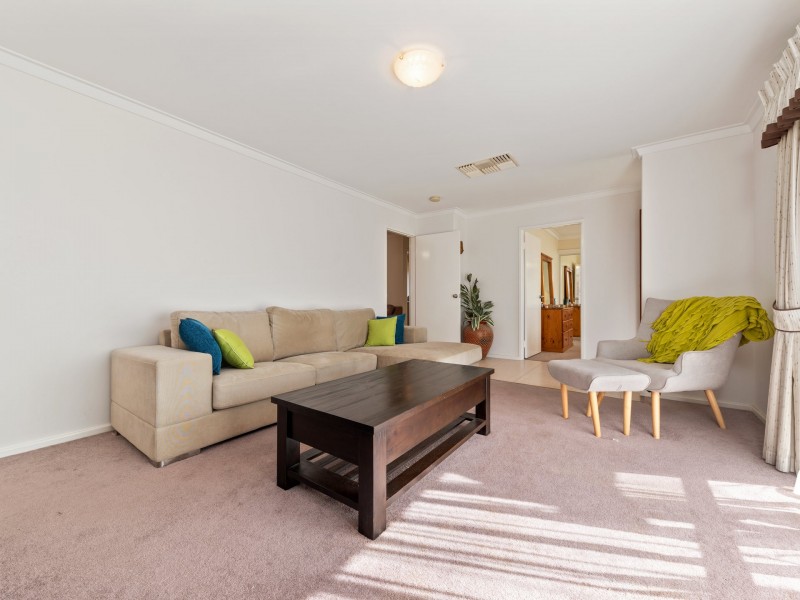 16 Keslake Way, Parkwood WA 6147