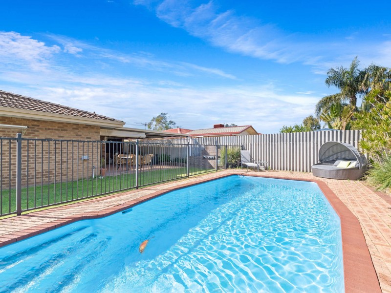16 Keslake Way, Parkwood WA 6147