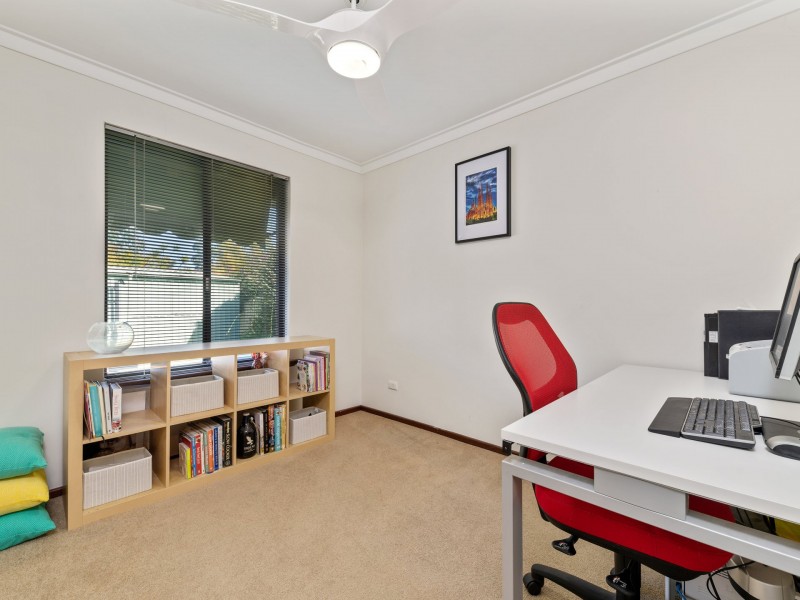 16 Keslake Way, Parkwood WA 6147