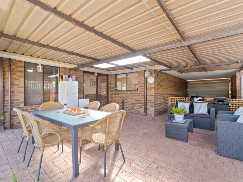 16 Keslake Way, Parkwood WA 6147