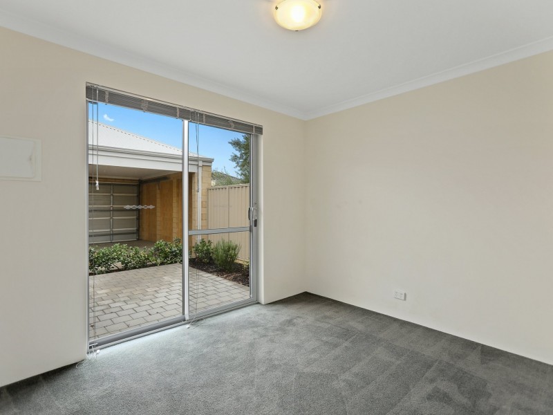 16 McLaren Avenue, Beeliar WA 6164