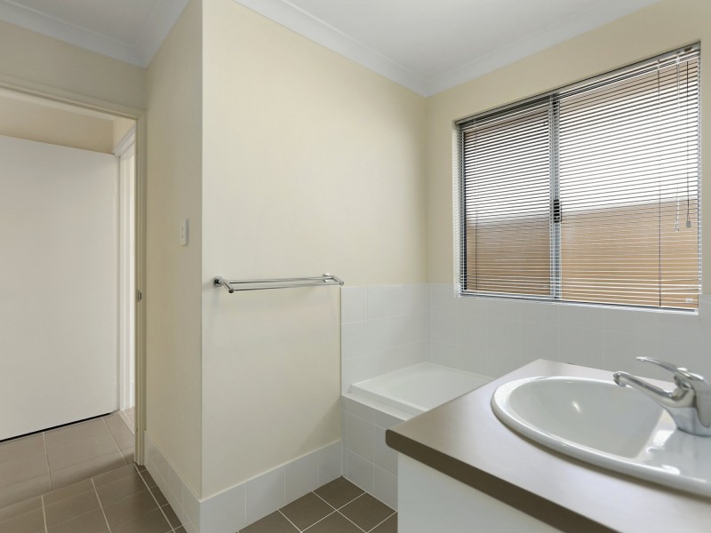 16 McLaren Avenue, Beeliar WA 6164