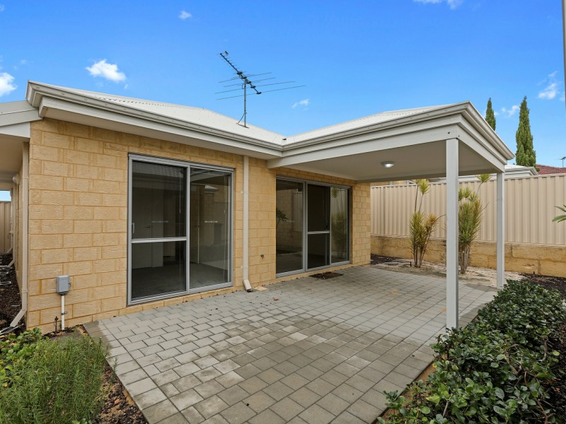 16 McLaren Avenue, Beeliar WA 6164