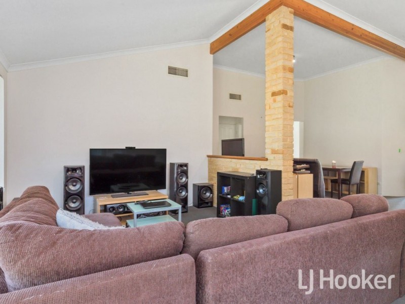 8 Diviney Court, Parkwood WA 6147