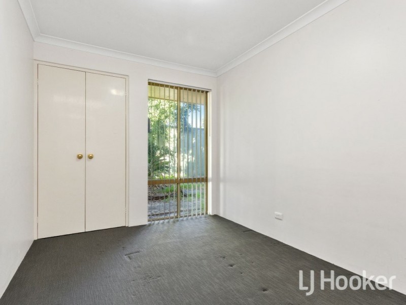 8 Diviney Court, Parkwood WA 6147