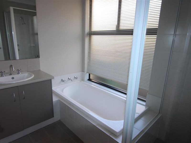 16 Bunratty Link, Canning Vale WA 6155