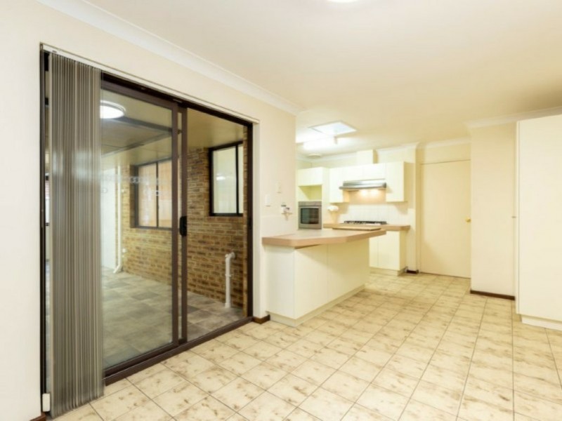 11 Keslake Way, Parkwood WA 6147