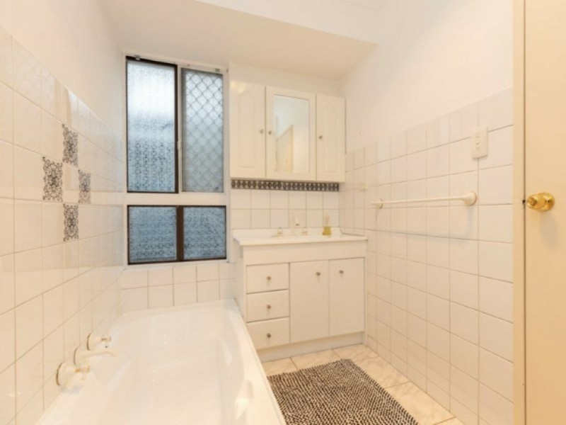 11 Keslake Way, Parkwood WA 6147