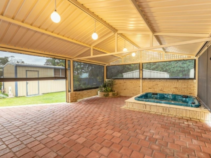 11 Keslake Way, Parkwood WA 6147