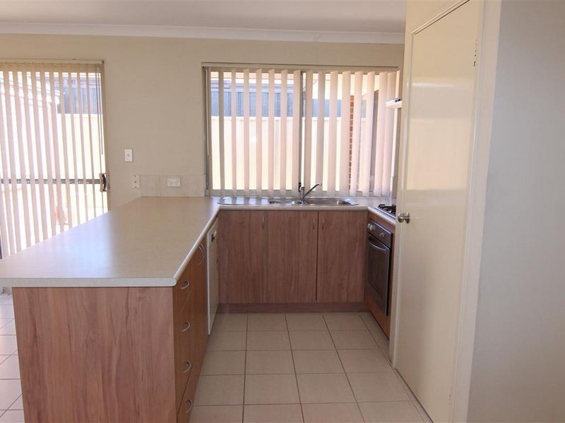 43b Stroughton Road, Westminster WA 6061