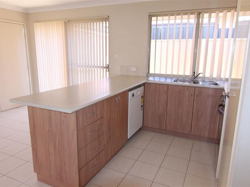 43b Stroughton Road, Westminster WA 6061