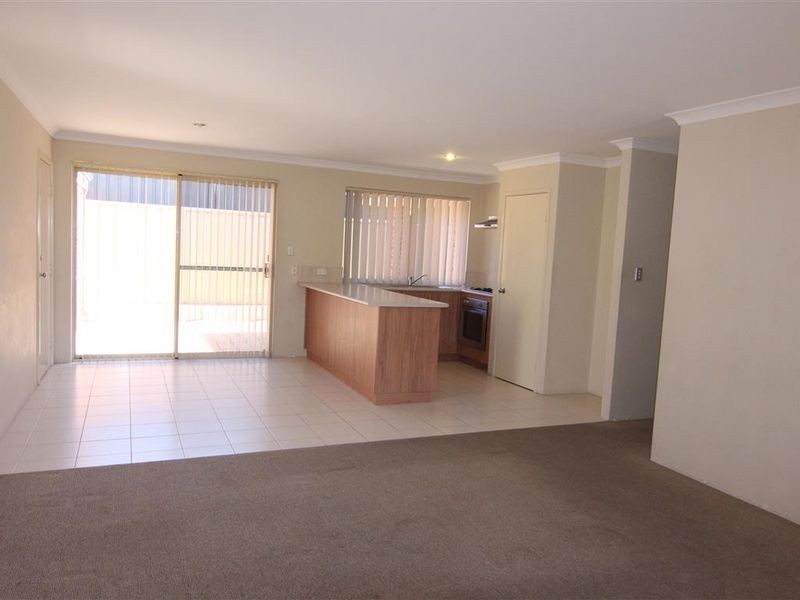 43b Stroughton Road, Westminster WA 6061