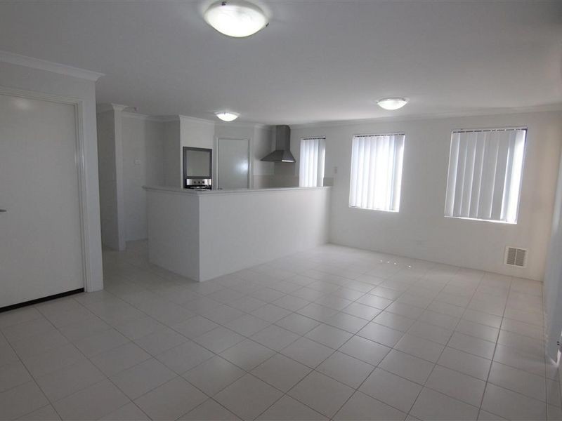 4/33 Banyard Avenue, Kelmscott WA 6111