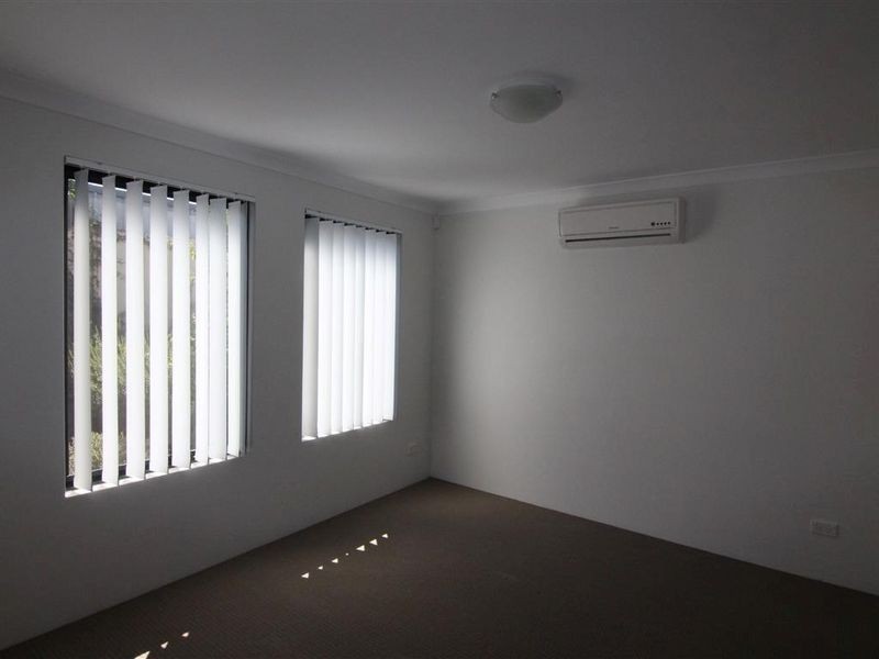 4/33 Banyard Avenue, Kelmscott WA 6111