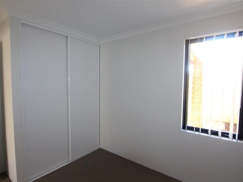 4/33 Banyard Avenue, Kelmscott WA 6111