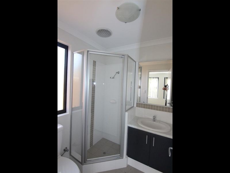 4/33 Banyard Avenue, Kelmscott WA 6111