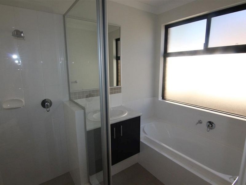 4/33 Banyard Avenue, Kelmscott WA 6111