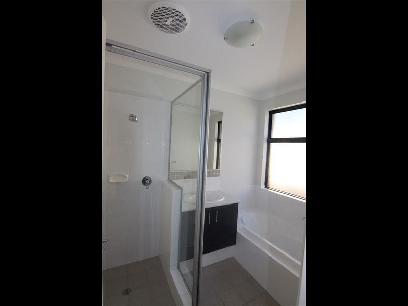 4/33 Banyard Avenue, Kelmscott WA 6111