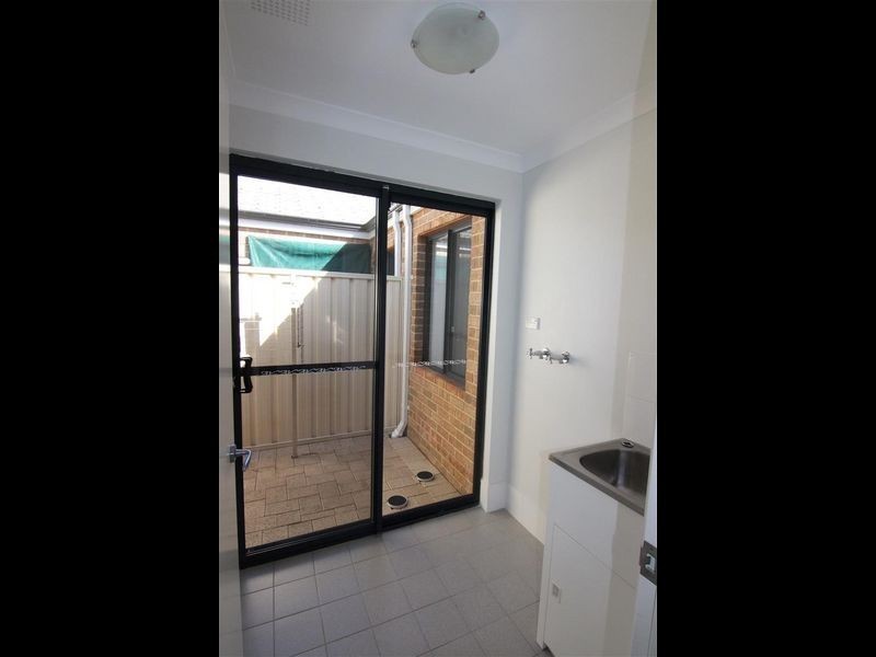 4/33 Banyard Avenue, Kelmscott WA 6111