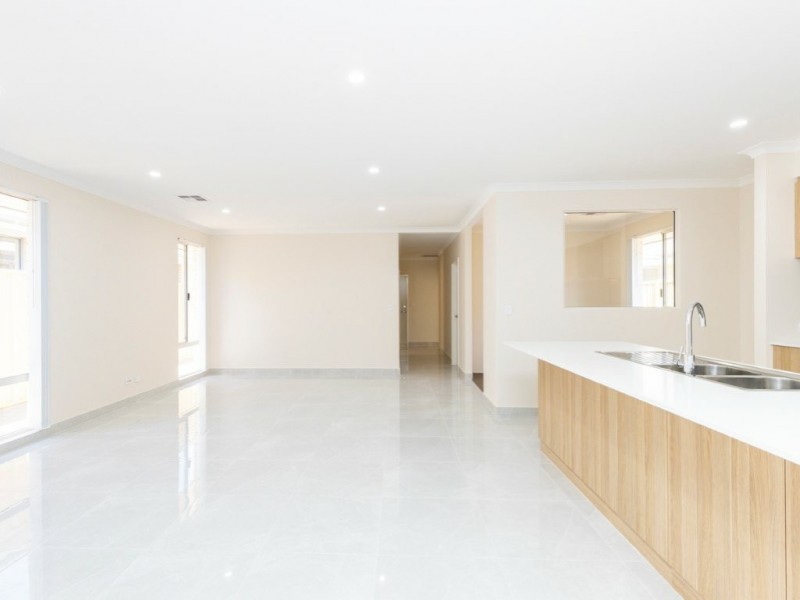 35 Lewisham Vista, Success WA 6164