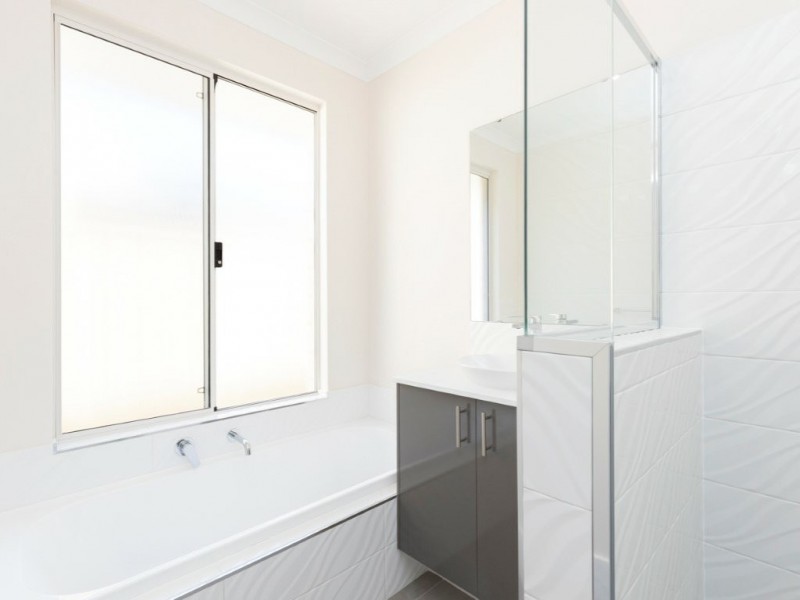 35 Lewisham Vista, Success WA 6164