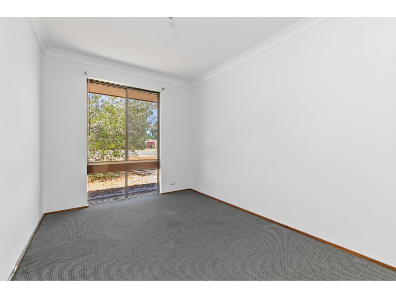 5 Forest Court, Armadale WA 6112