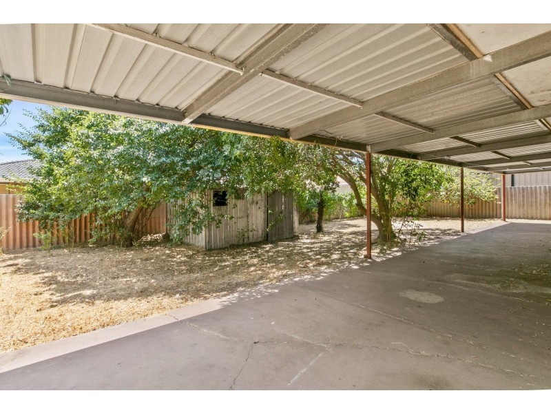 5 Forest Court, Armadale WA 6112