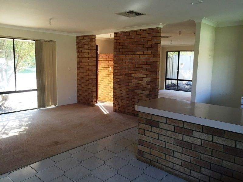 11 Bluebell Way, Bibra Lake WA 6163