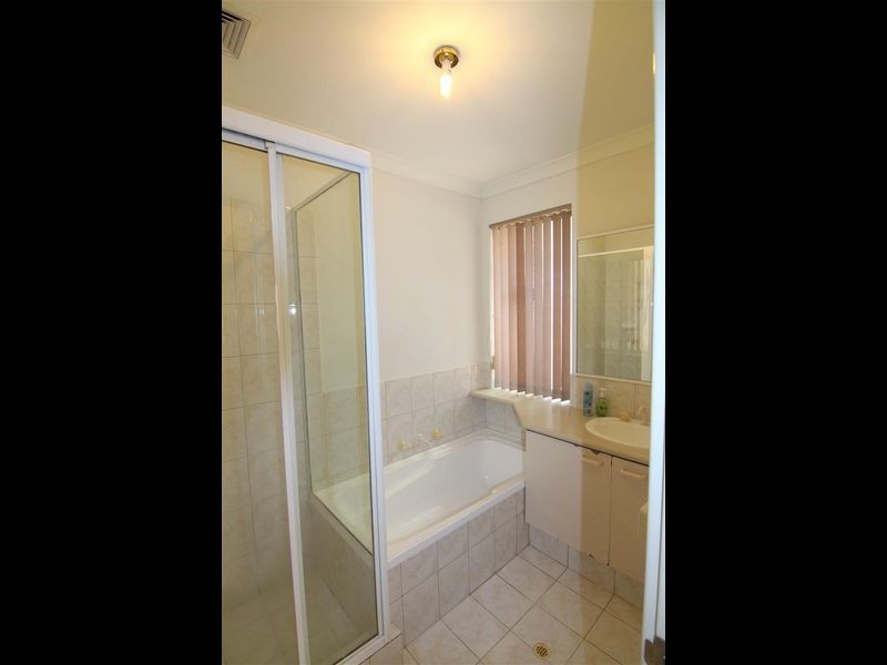 6/15 Summer Place, Thornlie WA 6108