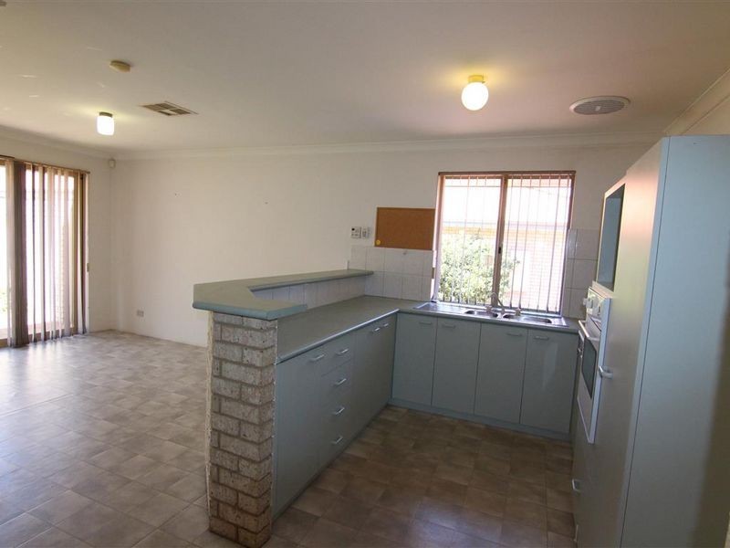 6/15 Summer Place, Thornlie WA 6108