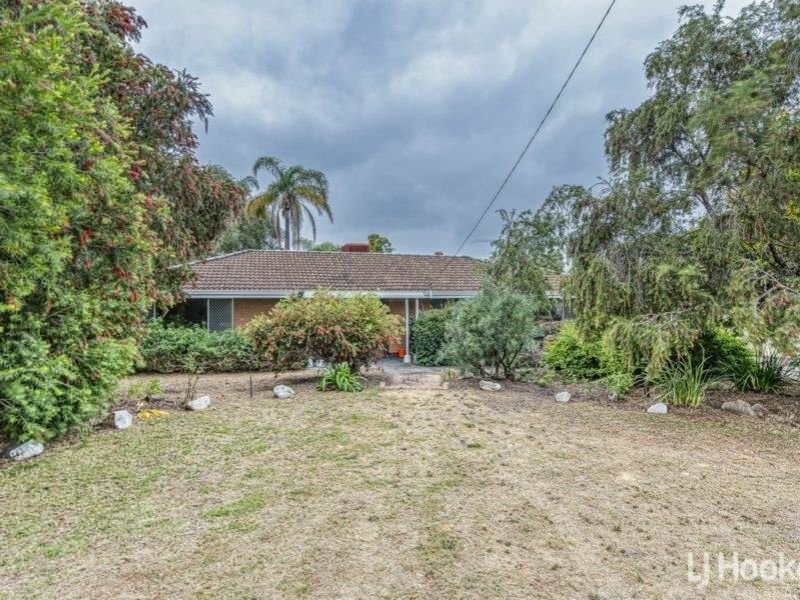 28 Hughenden Drive, Thornlie WA 6108