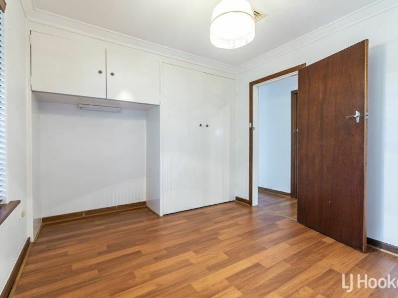 28 Hughenden Drive, Thornlie WA 6108