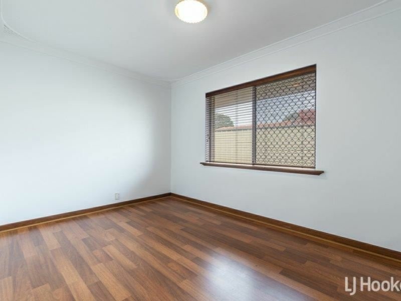 28 Hughenden Drive, Thornlie WA 6108