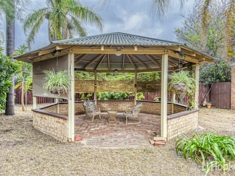 28 Hughenden Drive, Thornlie WA 6108